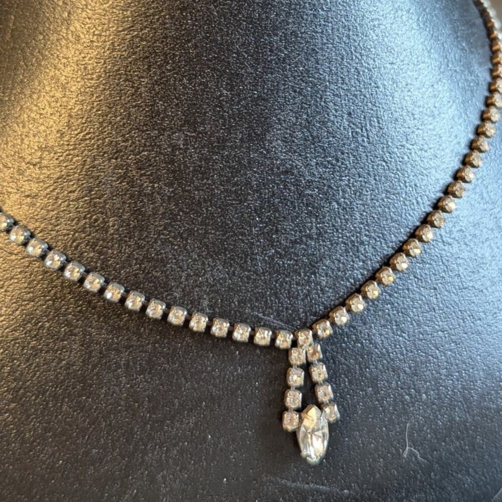 Vintage clear rhinestone choker necklace teardrop pendant